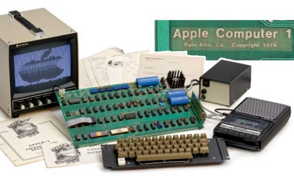 Chiếc máy tính đầu tiên - Apple I được bán với giá là 666USD